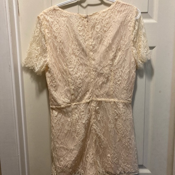 NWT Lucy Paris blush lace romper size medium - Picture 4 of 4